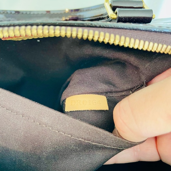 Louis Vuitton Montana Handbag Monogram Vernis Burgandy - Picture 11 of 16